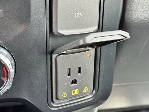 Used 2023 Ford F250 Lariat image 39