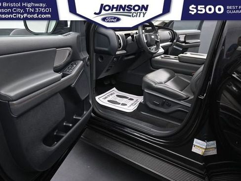 Used 2025 Ford Expedition Max Active AWD/4WD image 17