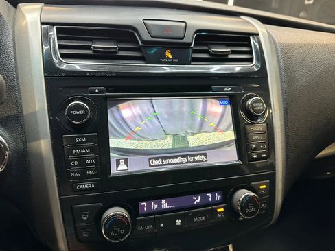 Used 2015 Nissan Altima 2.5 SL w/ Technology Package image 16