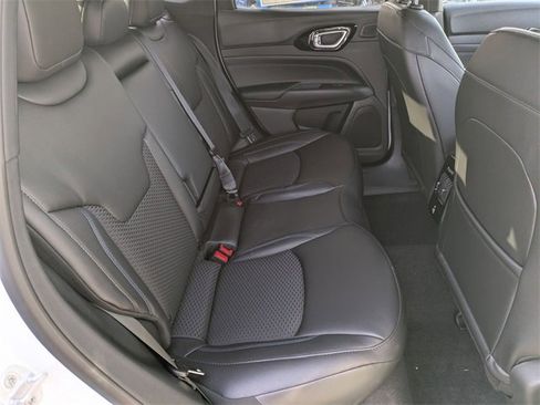 Certified 2026 Jeep Compass Latitude image 27