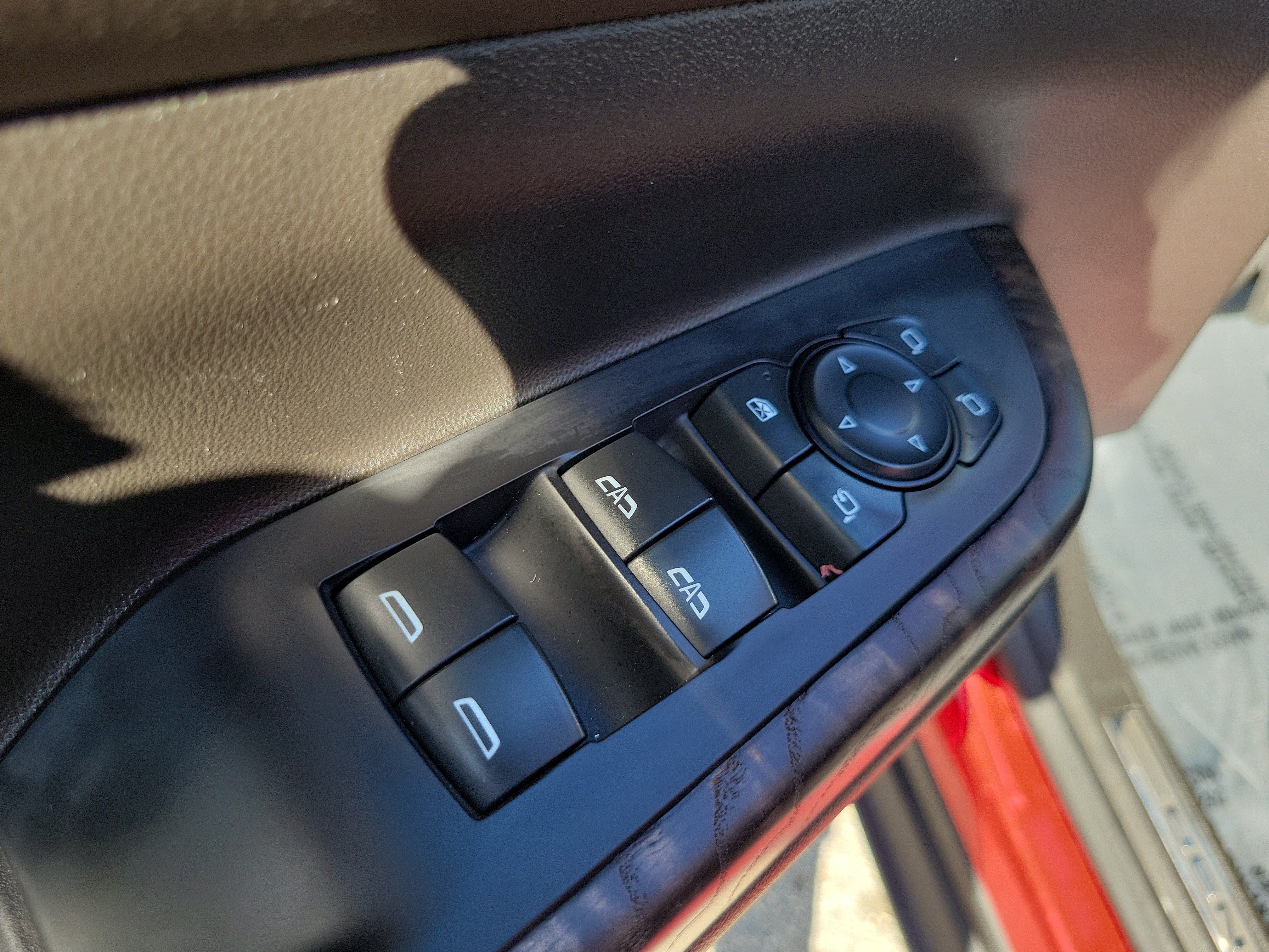 Used 2022 GMC Acadia Denali w/ Denali Ultimate Package FWD image 27