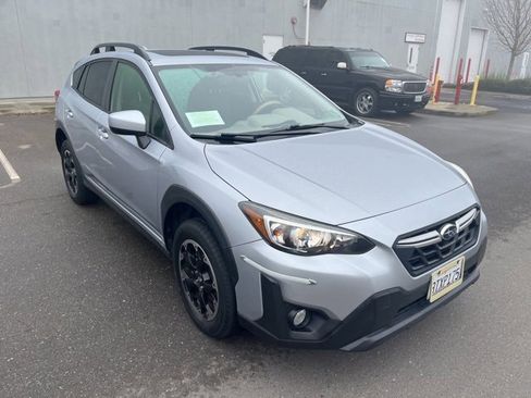 Used 2021 Subaru Crosstrek 2.0i Premium w/ Moonroof Package image 3