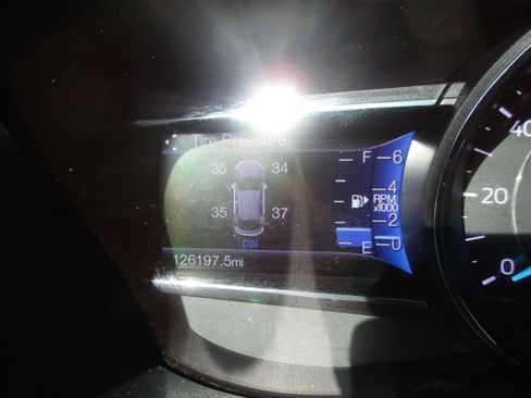 Used 2016 Ford Explorer XLT w/ Equipment Group 202A image 20