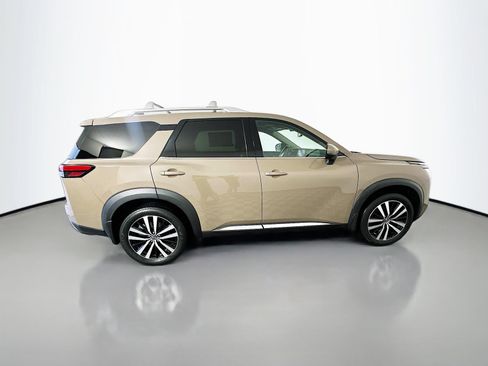 Used 2023 Nissan Pathfinder Platinum w/ Cargo Package AWD/4WD image 8