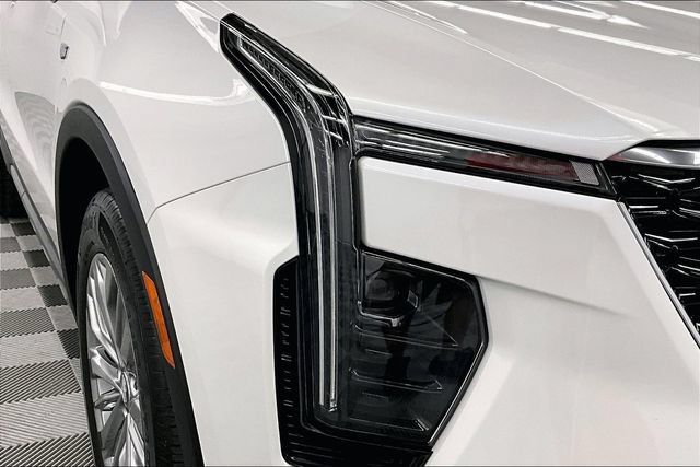 Used 2025 Cadillac XT4 Premium Luxury w/ LPO, Floor Liner Package AWD/4WD image 34