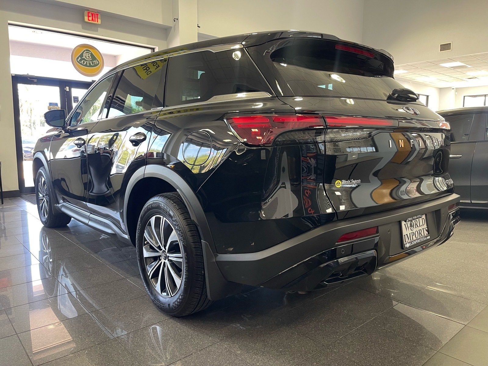 Used 2025 INFINITI QX60 Pure FWD image 3