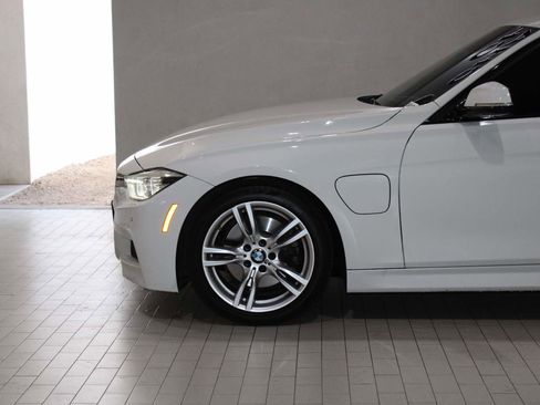 Used 2018 BMW 330e w/ M Sport Package image 4