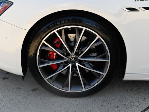 Used 2022 Maserati Ghibli Modena Q4 AWD/4WD image 9