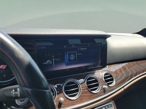 Used 2019 Mercedes-Benz E 300 image 18