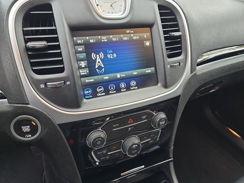 Used 2023 Chrysler 300 Touring w/ Sport Appearance Package image 19