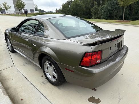 Used 2002 Ford Mustang Coupe image 6