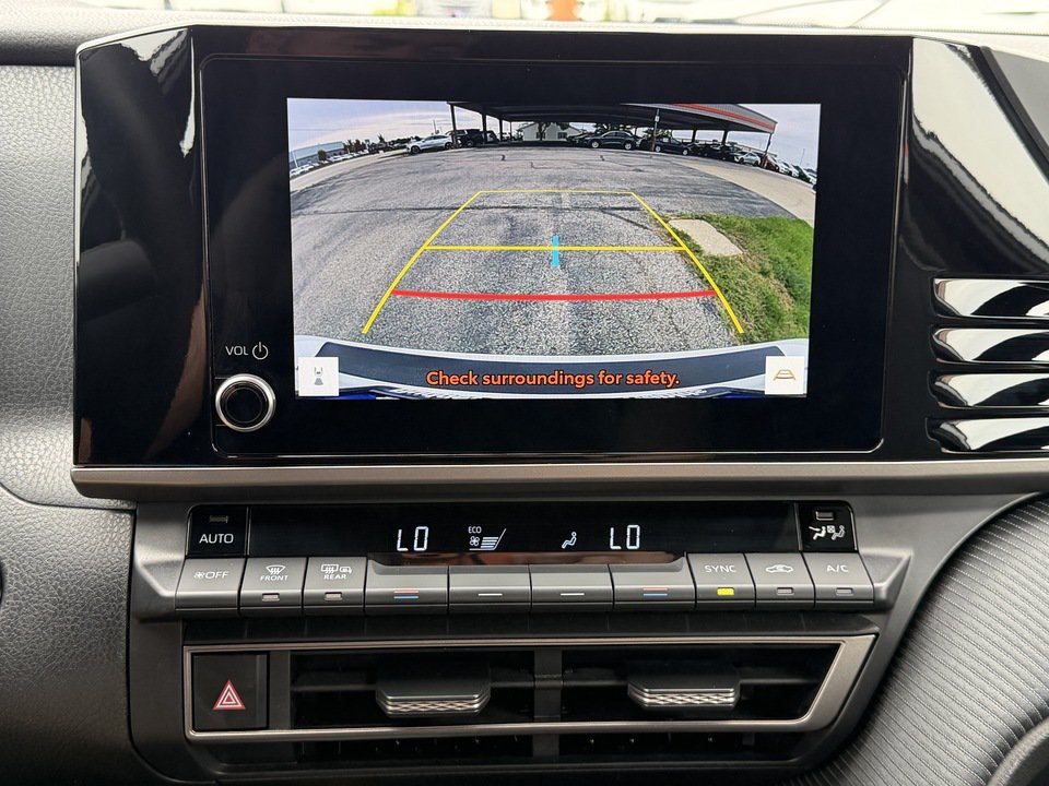 Used 2025 Toyota Camry SE AWD/4WD image 18