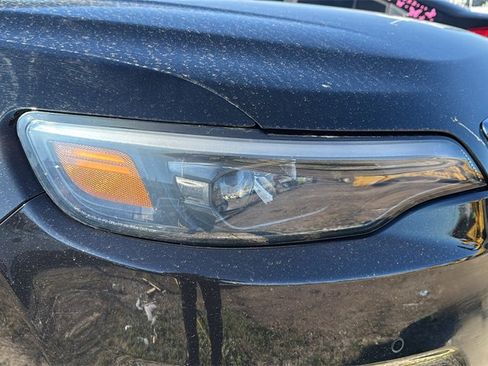 Used 2021 Jeep Cherokee Limited image 8