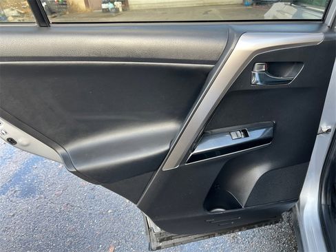 Used 2017 Toyota RAV4 Limited image 32