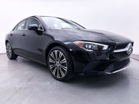 Used 2023 Mercedes-Benz CLA 250 w/ Premium Package image 9
