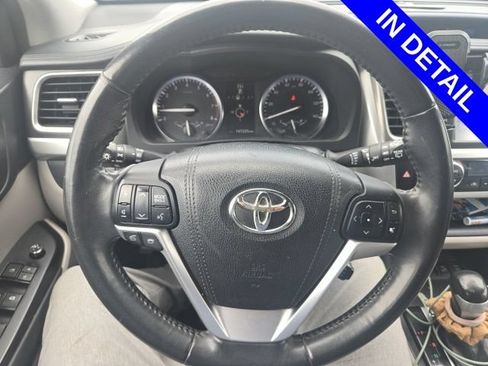 Used 2015 Toyota Highlander XLE AWD/4WD image 6