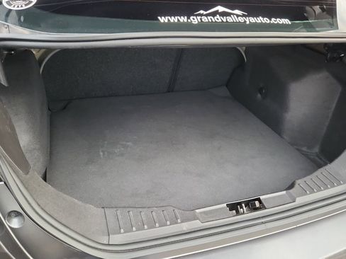 Used 2018 Ford Focus SE image 11