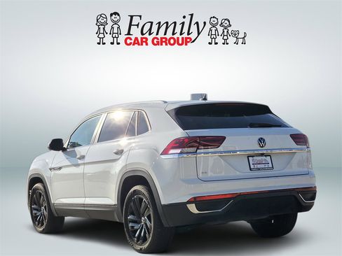 Used 2023 Volkswagen Atlas Cross Sport SE w/ Panoramic Sunroof Package image 3