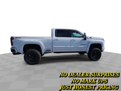 New 2025 Chevrolet Silverado 2500 LTZ w/ LTZ Premium Package AWD/4WD image 9