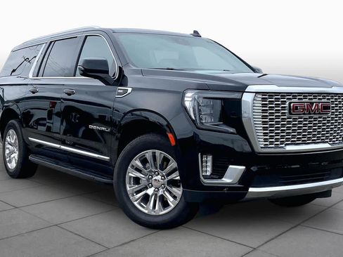 Used 2024 GMC Yukon XL Denali AWD/4WD image 3