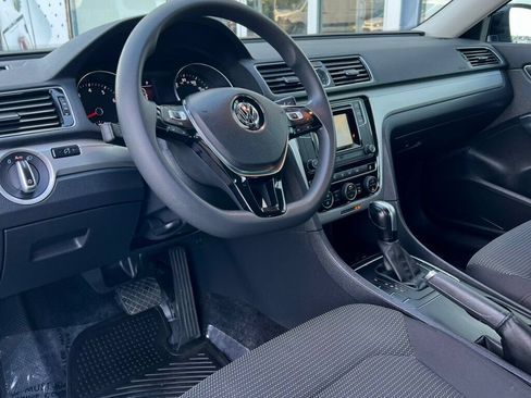 Used 2017 Volkswagen Passat 1.8T S FWD image 11