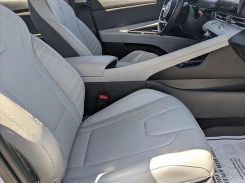 Used 2023 Hyundai Elantra Limited FWD image 19