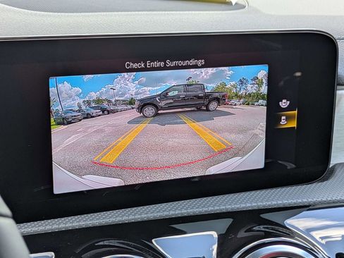 Used 2023 Mercedes-Benz CLA 250 4MATIC image 11