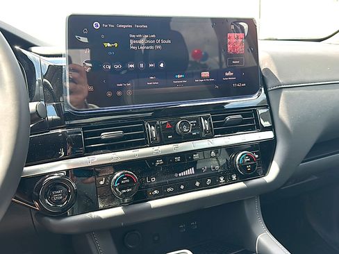 New 2026 Nissan Pathfinder SL w/ SL Premium Package FWD image 23