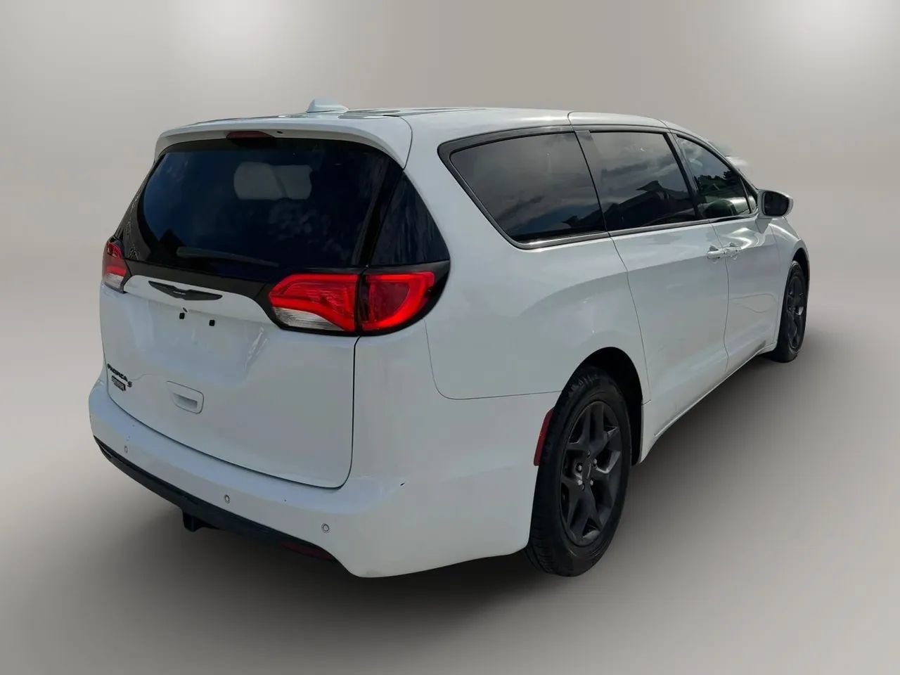 Used 2020 Chrysler Pacifica Touring w/ S Appearance Package FWD image 8
