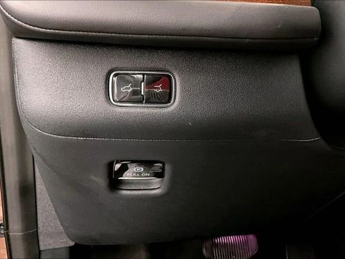 Used 2025 Lincoln Navigator Black Label AWD/4WD image 38