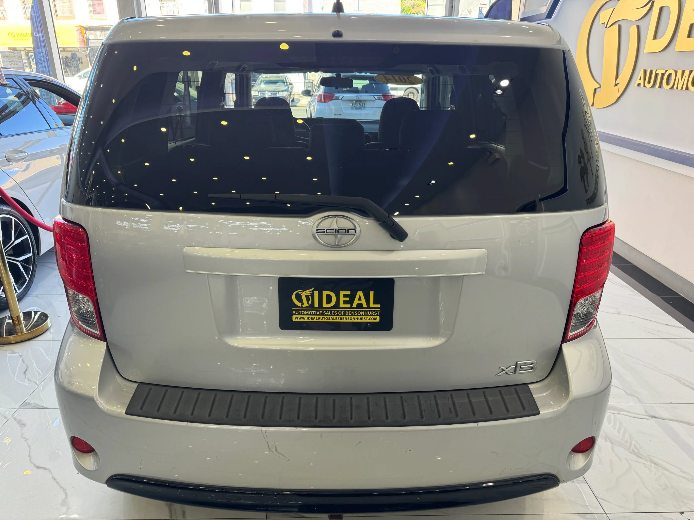 Used 2014 Scion xB FWD image 6