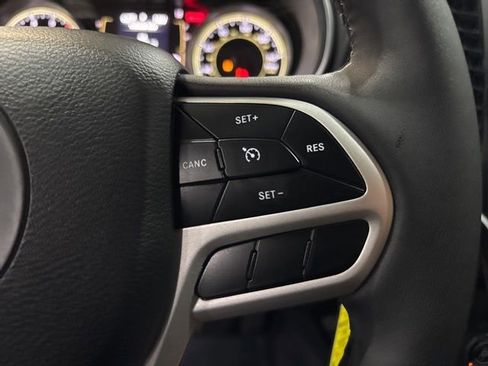 Used 2022 Jeep Cherokee Latitude w/ Sun & Sound Group image 18