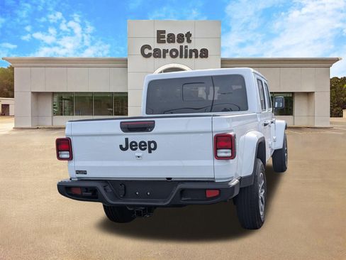 New 2026 Jeep Gladiator Sport AWD/4WD image 3