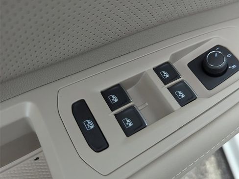 New 2026 Volkswagen Atlas SE image 27