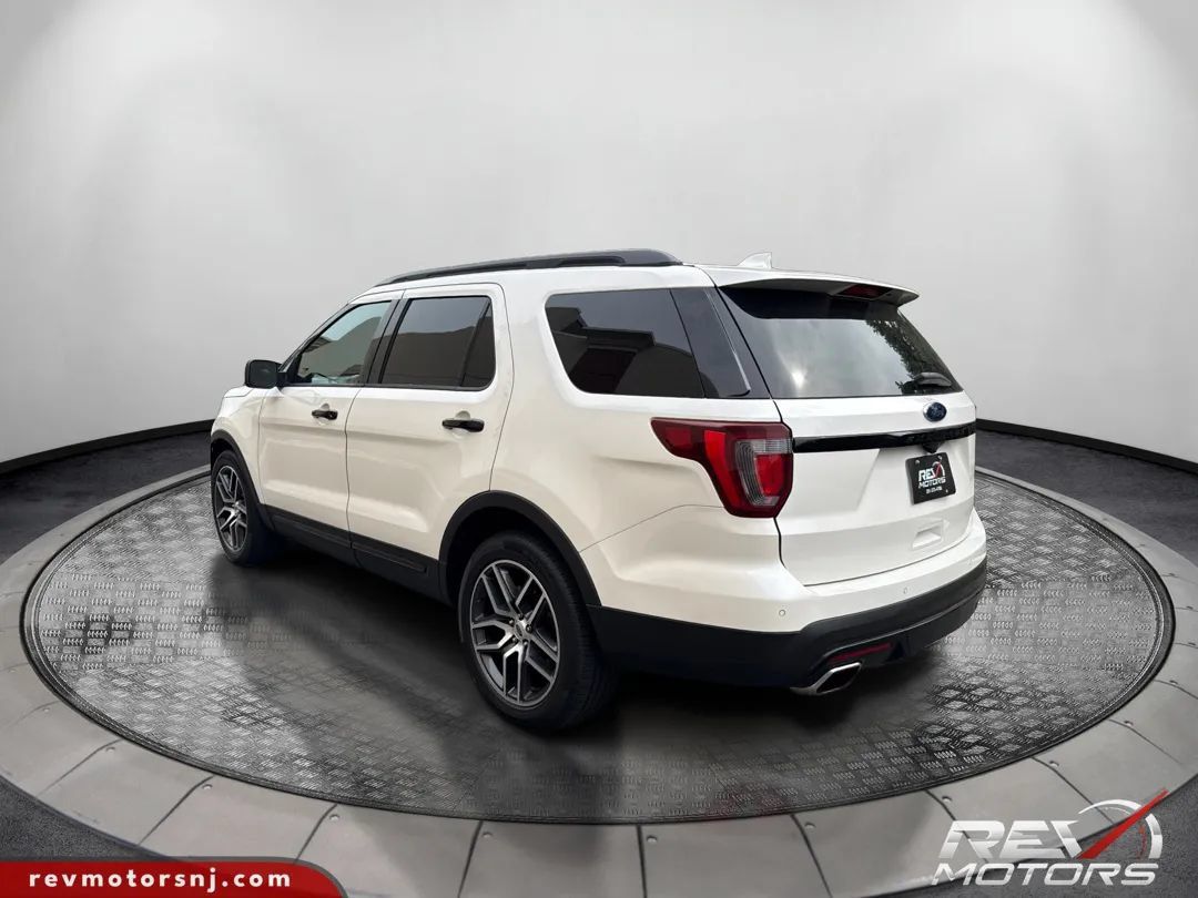 Used 2016 Ford Explorer Sport w/ Equipment Group 401A AWD/4WD image 3