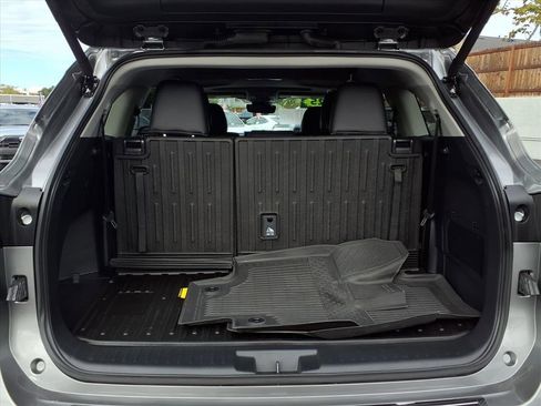 Certified 2025 Toyota Highlander XLE image 22