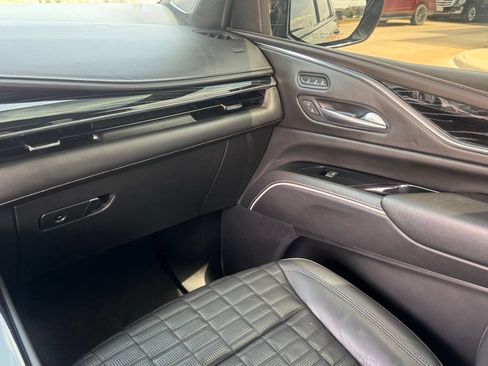 Used 2023 Cadillac Escalade ESV V AWD/4WD image 26