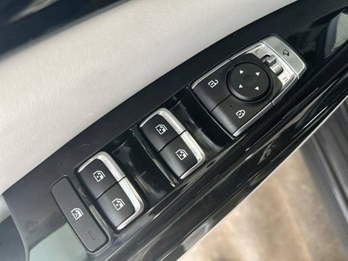 Certified 2024 Kia Carnival SX Prestige FWD image 17