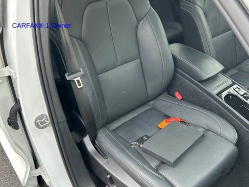 Certified 2024 Volvo XC40 B5 Plus w/ Climate Package image 17