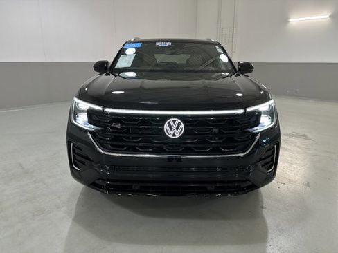 Certified 2024 Volkswagen Atlas Cross Sport SEL R-Line image 2