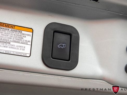 Used 2020 Toyota Sienna Limited image 47