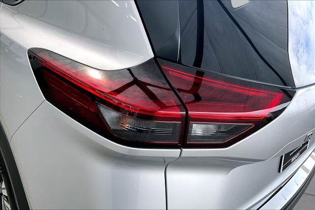 Certified 2023 Nissan Rogue SV FWD image 28