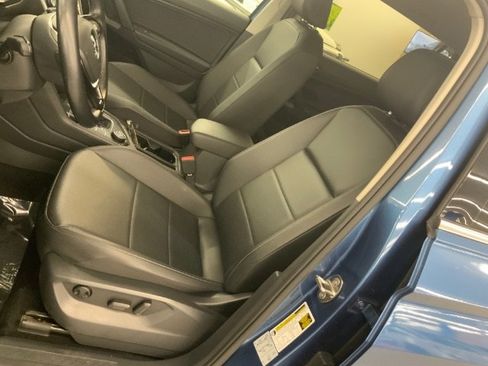 Used 2019 Volkswagen Tiguan SE image 11