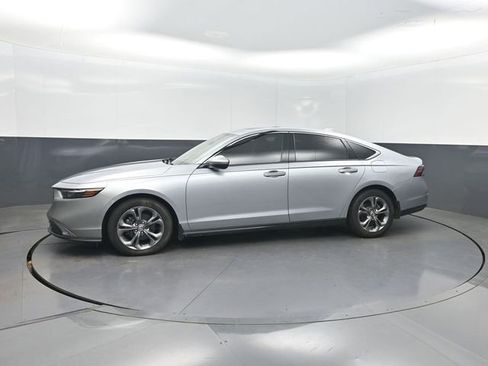Used 2023 Honda Accord EX image 2