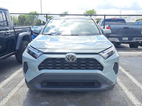 Used 2022 Toyota RAV4 XLE w/ Convenience Package image 2