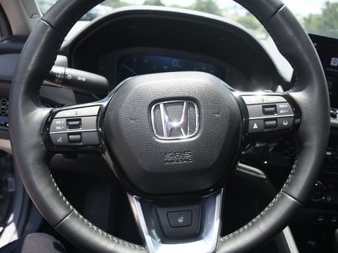 Used 2025 Honda Accord Touring image 12
