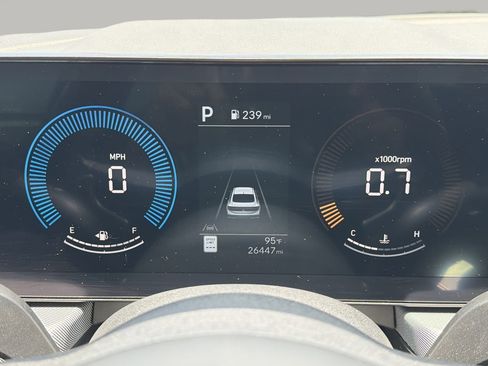 Used 2025 Hyundai Sonata SEL FWD image 30