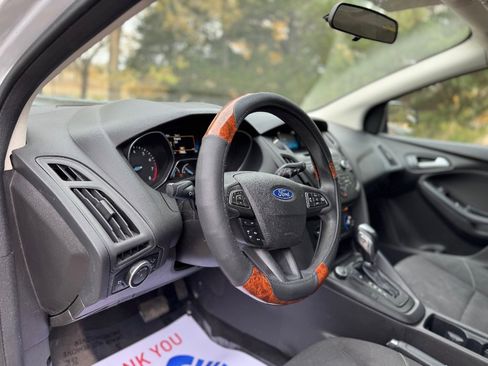 Used 2016 Ford Focus SE image 12