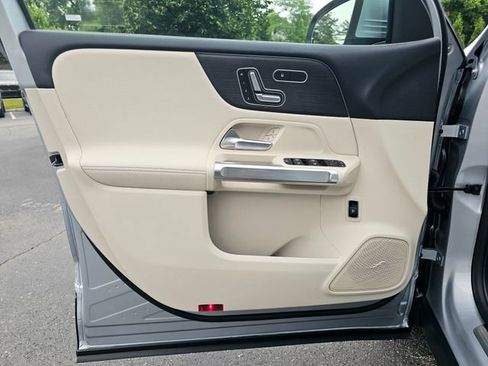 New 2026 Mercedes-Benz GLB 250 4MATIC image 17