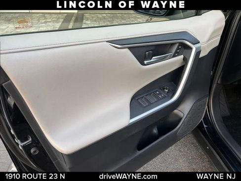 Used 2019 Toyota RAV4 Limited w/ Carpet Mat Package AWD/4WD image 9